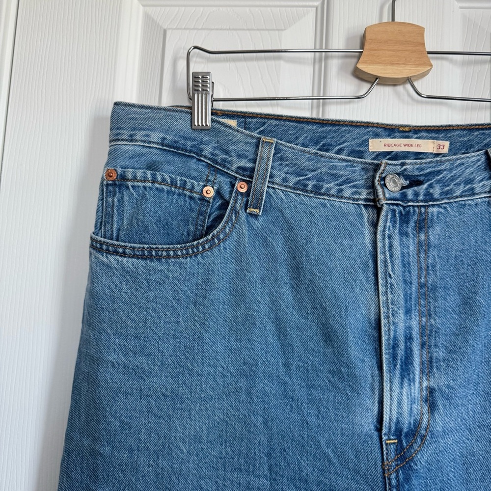 Levi's Premium Ribcage Wide-Leg Jeans in Far and Wide Medium Wash Size 33 - Picture 11 of 16